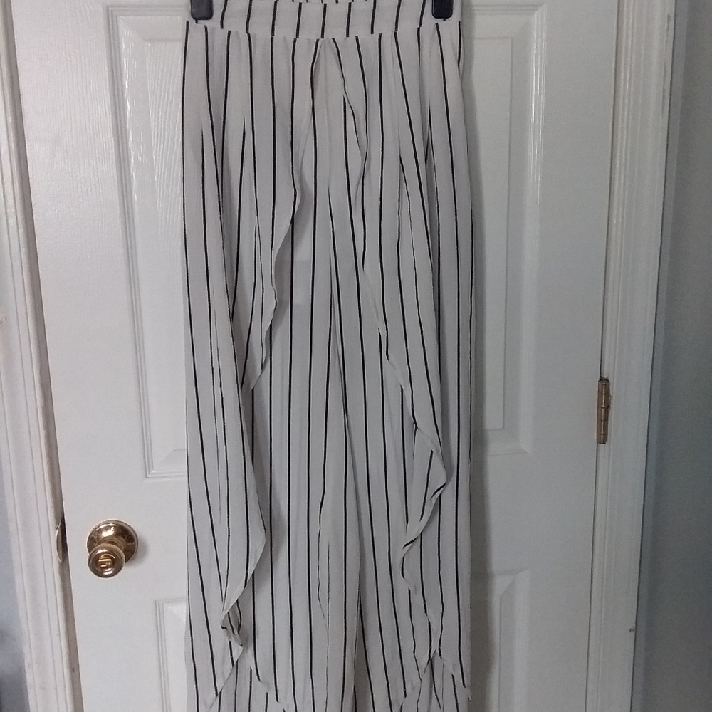 Pin strip long pants